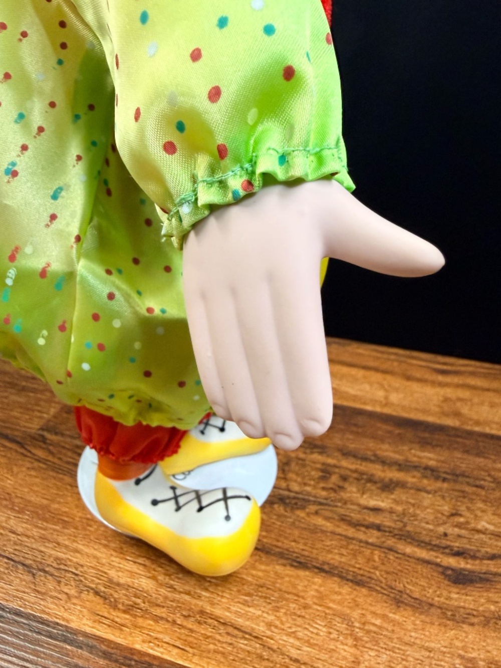 HERITAGE MINT LTD 1989 Clown Doll - Picture 11 of 14